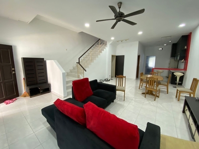 2 Storey House For Rent / Taman Ehsan Jaya