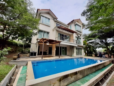 3-Storey Bungalow Villa in Kayangan Heights