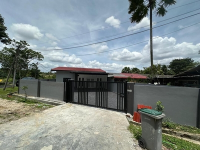 FOR SALE SINGLE STOREY LOW COST HOUSE @ LIMA KEDAI, GELANG PATAH