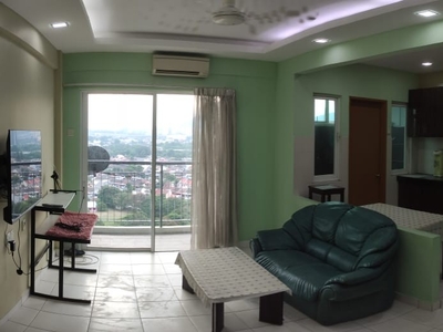 Fully furnished With 2 Car Park Nearby MRT, Bank And Restaurant
