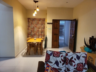 Gambier Heights Condo for rent near USM
