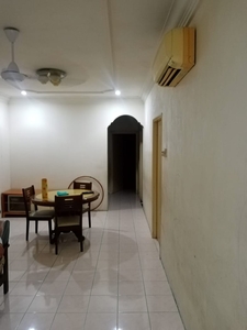 Kulai/Taman Putti Kulai/Jalan Sri Putri/Single Storey House For Rent/fully furnished/Original Unit/古来公主城单层排屋全家私出租