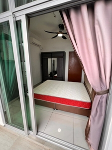 Larkin SKS Habitat Apartment - ROOM RENTAL with Balcony