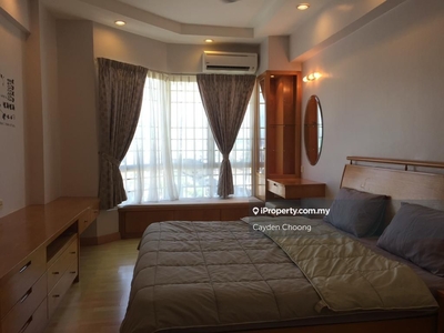 Nice Unit & Seaview and Queensbay view Unit