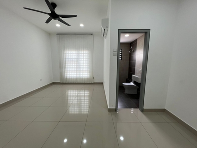 Permas Double Storey House 24Hrs Security For Rent