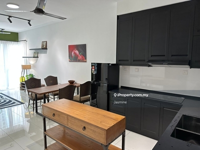 Prime Rental! Modern 3-Bedroom Apartment with Premium Features
