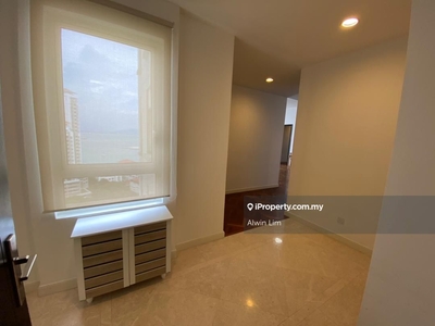 Quayside Condominium High Floor Seaview Unfurnished For Rent !!
