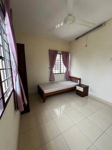 Room Rent : Female Unit Only, Private Single Bedroom, Casa Puteri Condominium, Fully Furnish, Bandar Puteri, Puchong, Selangor