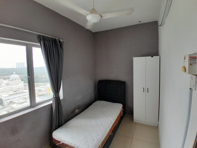 Single Room with Fans rent at Kota Damansara
