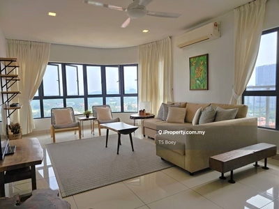 Spacious 3 Bedroom Unit on High Floor with Stunning Views