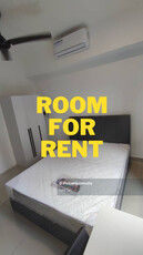 M Centura Middle room for rent. Free wifi