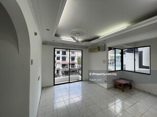 Well Maintained, Renovated unit, 1 Fixed Carpark