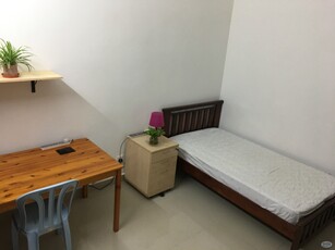 Fully Furnished Cozy Room Near Paramount LRT, Petaling Jaya