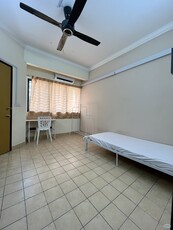 Middle Room with AC at Bandar Utama, Petaling Jaya