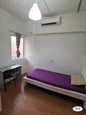 Min 1 Month Rental / Middle Room at SS15, Subang Jaya with Easy Access LRT Station