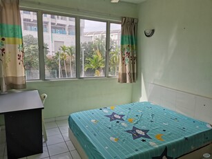 Npark Furnished Aircond Master room included utilities private bathroom MIX GENDER