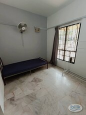 SINGLE ROOM WITH WINDOW JALAN LP 2/17 NEAR TO MALL , MRT STATION , STARBUCK , FAST FOOD , GROCERY