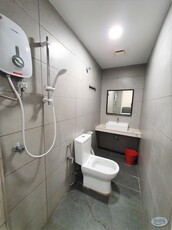 SS4D (PJ), Nice Fully Furnished Room + Private Bathroom (Free Utilities & WiFi) Kelana Jaya LRT, Many Parking