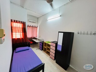 UCSI Single Room: air-cond, private bathroom & shower heater