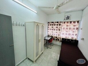 UCSI Single Room: private bathroom & shower heater