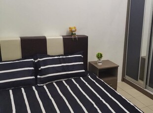 (Zero deposit)Comfy middle room for rent at mentari court 2
