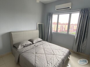 (Zero deposit)Comfy middle room for rent at suriaMas condominium