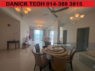 10 Island Resort 2500sf Seaview Condominium Located in Batu Ferringhi