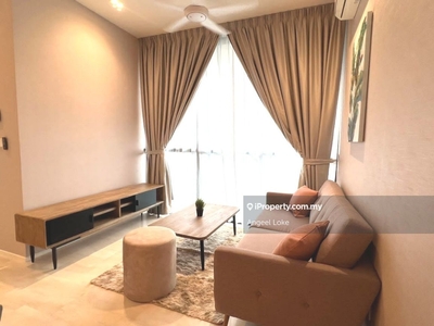 Brand new furnished & Balcont & nearby MRT Station