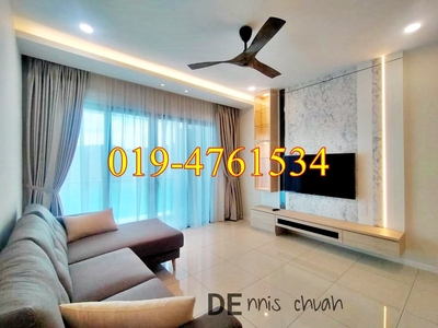 Seaview and Swimming Pool View : QUEENS RESIDENCES in Sungai Nibong ( For Rent )