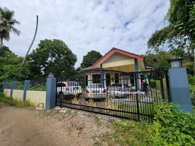 Banglo 4 Bilik berdekatan Klinik & Masjid di Bendang Kerian,Tumpat
