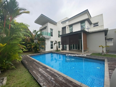 Bungalow with pool