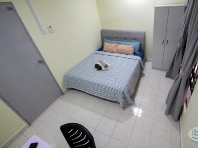 ‍♀️For Ladies ‍♀️ Middle Room @ PJ, Fully Furnished ❗ Near MRT Maluri ❗ Palm Spring @ Kota Damansara