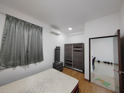 Landmark Residence Middle Room Near Mrt Utar Sungai Long Cheras Traders Square
