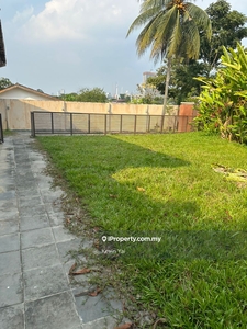 Nice Maintained 1.5 Storey Bungalow House