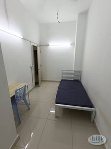Single Room for rent at Setia Utama Setia Alam