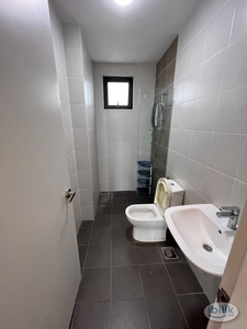 Private Bathroom Master Room with Private bathroom at D'Sands Residences @ Old Klang Road