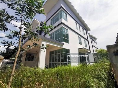 Saujana Puchong 3 Storey Endlot Terrace House Puchong South