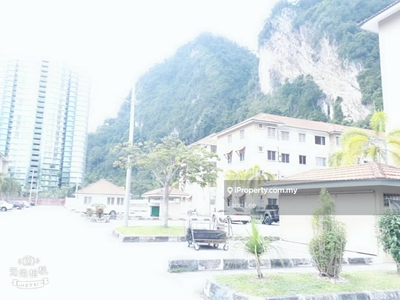 Sunway-Permai Lake View apartment-1st Floor-good condition-for sale