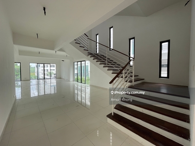 3 story Bungalow for Sale @ Villa 33, Taman Connaught, Cheras