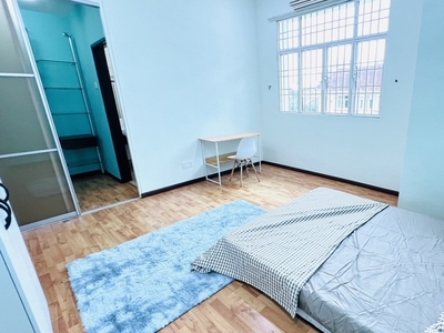 MASTER ROOM FOR RENT AT GREENLANE !! NEAR LAM WAH EE !! FREE WIFI & MONTHLY CLEANING !!