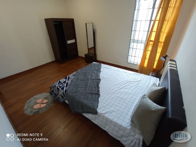 Medium Room at tiwangsa sentral condo, Minutes away to LRT , Monorail and Bus Station . Clean and convenient