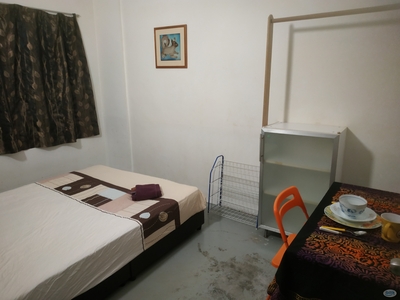 Middle Room at Desa Mutiara Apartment, Mutiara Damansara