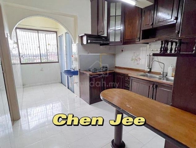 KEYS ON HAND Greenlane Heights BUILT-IN KITCHEN 3Rooms 1CP Jelutong