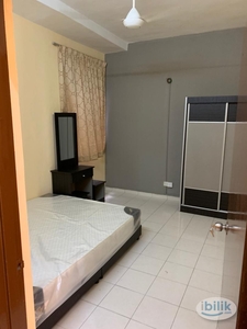 Air cond Middle Room at Lagoon Perdana, Bandar Sunway-6 min walking to SUNWAY GEO, SUNWAY HOSPITAL MEDICAL CENTER, BRT