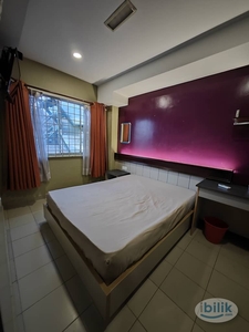 Available Queen Room with Window Easy Access Pudu / Tmn Connaught / EkoCheras Mall