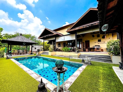 Balinese Resort Bungalow
