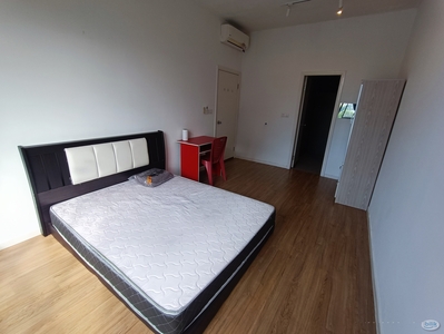 [FEMALE ONLY] Master Room at Casa Green, Bukit Jalil (direct owner)