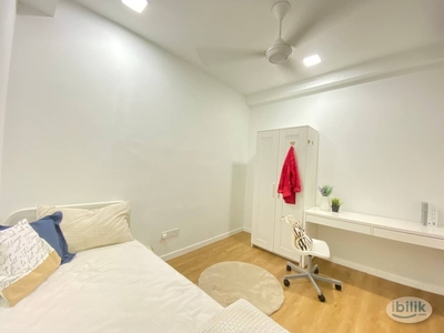 [Female Unit ] Cozy Room for Rent in Pudu Condo Linked To LRT Chan Sow Lin