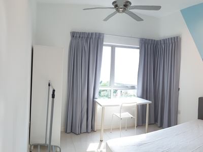 Fully-furnished Master Room at Metropolitan Square, Damansara Perdana