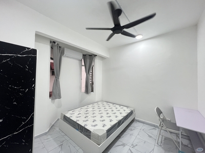 Fully Furnished Middle Bedroom at Bukit OUG Condo, Bukit Jalil Awan Besar LRT Station